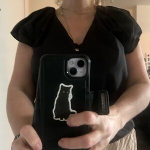 Black top cotton no size. Puffy shoulders